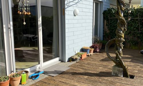 Holzdeck mit altem Holz